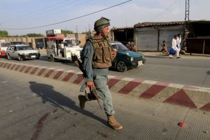 مقتل 50 شخصاً في هجمات على الجيش والشرطة والقوات الأميركية في كابول