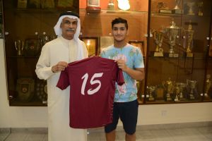 عادل محمد يوقع للشباب