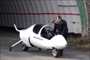 مهندس هولندي يطور مقعداً طائراً كوسيلة انتقال شخصية