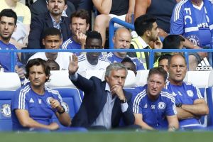 خلافات بين الطاقم الطبي لتشيلسي والمدرب مورينيو