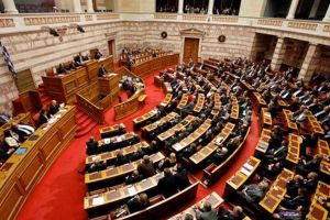 البرلمان اليوناني يوافق على شروط حزمة المساعدات المالية الثالثة