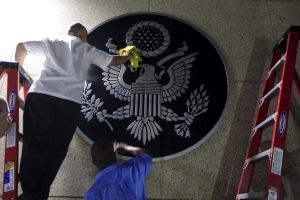 كيري يدعو إلى 'ديموقراطية حقيقية' في كوبا