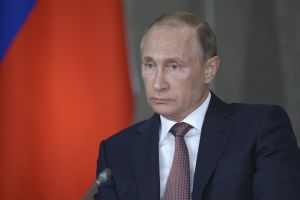 الرئيس الأوكراني ينتقد زيارة بوتين للقرم