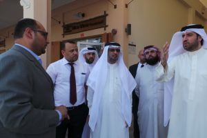 وكيل 'البلديات' يقوم بزيارة تفقدية للسوق الشعبي بمدينة عيسى   