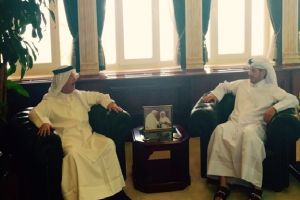 رئيس الوزراء القطري يستقبل سفير البحرين في الدوحة