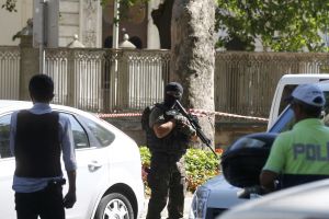 الشرطة تعتقل مسلحين بعد إطلاق نار في اسطنبول