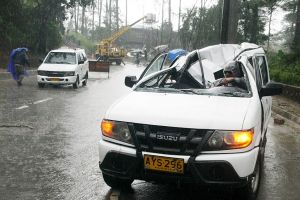 الإعصار جوني يضرب الفلبين ويقتل أربعة ويشرد المئات