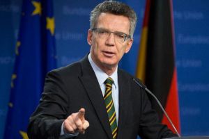 وزير الداخلية الألماني: لا يمكن تفهم عمليات العنف بين اللاجئين