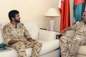 القائد العام لقوة دفاع البحرين يستقبل قائد الحرس الملكي