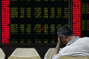 الأسهم الصينية تستهل تعاملاتها بارتفاع بعد خفض البنك المركزي سعر الفائدة