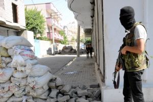 مقتل فتى وإصابة شرطيين في هجمات لحزب العمال الكردستاني جنوب تركيا