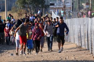 خطر تسلل متشددين وسط اللاجئين إلى أوروبا- مخاوف مبررة؟