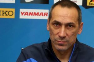 دونيس يعد جماهير الهلال بالمنافسة على كل البطولات