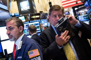 الأسهم الأميركية تفتح مرتفعة بفعل بيانات قوية