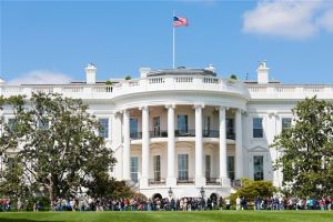 البيت الابيض يؤكد انه يتابع عن كثب المعلومات عن وجود عسكري روسي في سوريا