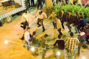 'يا طير الطاير'.. قصة شاب فلسطيني هرب من الحصار إلى عالم الغناء