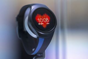 'سامسونج' تكشف في معرض برلين عن ساعتها الذكية الجديدة في مسعى لمنافسة 'أبل ووتش'