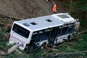 مقتل ما لايقل عن 14 واصابة 40 في حادث حافلة بالبرازيل