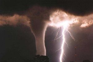 علماء يحذرون من أعاصير استوائية مدمرة ونادرة تضرب العالم