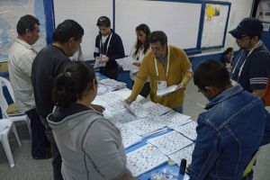 مراكز الاقتراع تغلق أبوابها بعد انتهاء التصويت في غواتيمالا المضطربة