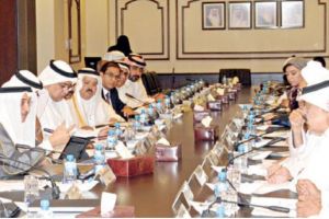 العسومي: لا صحة لرفع سعر البنزين الممتاز والنقاشات مستمرة