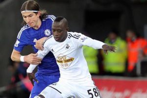 سوانزي يلغي إعارة لاعبه بارو إلى بلاكبيرن