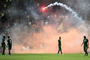 تعليق مباراة ماليزيا والسعودية بسبب شغب الجماهير