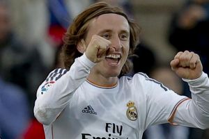 قصص نجاح: من لاجئ إلى نجم عالمي في كرة القدم