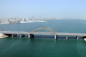 الطقس في البحرين.. حار ورطب مع بعض السحب احياناً