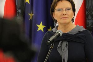 رئيسة وزراء بولندا: استقبال اللاجئين واجب