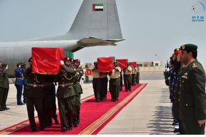 الإمارات تعلن اكتمال وصول جثامين 52 من شهدائها في حادث صافر