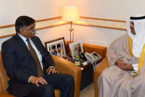 رئيس ديوان ولي العهد يلتقي السفير الهندي لدى البحرين