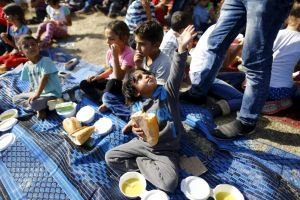 'غوغل' تطلق نداء للتبرع من أجل المهاجرين وتتعهد مضاعفة المبلغ