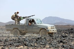 قوات هادي والتحالف تدفع بتعزيزات عسكرية جديدة إلى شمال مأرب