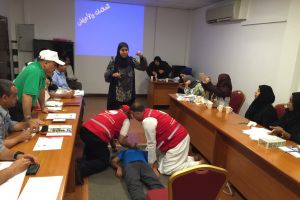 'الهلال الأحمر' تؤهل 28 من متطوعيها بمجال 'الإسعافات الأولية'