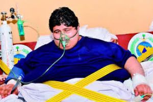 شاهد الصور .. سعودي يخسر 480 كجم من وزنه