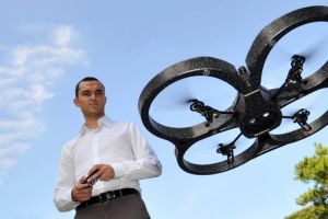 احتجاز سائحين ألمانيين بسبب محاولتهما تسيير طائرة بدون طيار فوق الكرملين