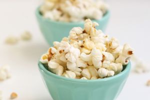 للفشار 'النفّيش' فوائد صحية وغذائية أكثر مما هو شائع عنه