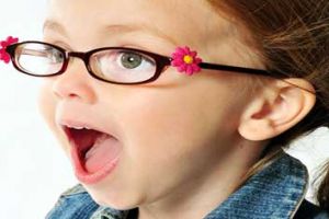 النظارة صديقة الطفل وحارسة عينيه