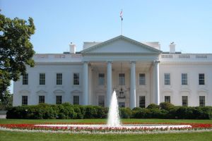 البيت الأبيض يدين اعتداء جنود أفغان على صبية صغار