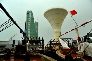 طقس البحرين: رطب والرياح متقلبة الاتجاه