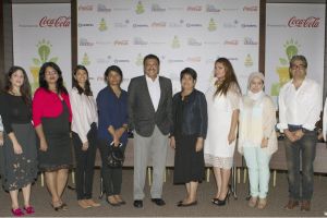 'كوكا كولا' تتعاون مع فنانين محليين في معرض للاعمال الخيرية لإعادة التدوير للأفضل تحت عنوان 'Create Beautiful Things'