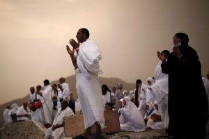 شاهد الصور... استعداد الحجاج للوقوف بعرفة