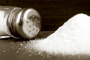 لمكافحة ضغط الدم... اقتراح بإزالة الملح على طاولات المطاعم في بوليفيا