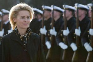 وزيرة الدفاع الألمانية تحذر من سحب مبكر للقوات من أفغانستان