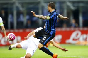 فيورنتينا يعرقل انطلاقة انتر وينتزع صدارة الدوري الإيطالي