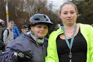 بريطانية تواجه عقوبة السجن لتغيب ابنها عن المدرسة