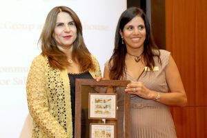     السفير الأميركي يحضر احتفال جمعية السيدات الأميركيات