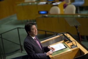 رئيس الوزراء الياباني: يجب على اليابان أن تحل مشاكلها الخاصة قبل قبول أي لاجئين سوريين