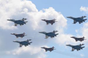 روسيا تبدأ ضربات جوية في سوريا والحرب تدخل مرحلة جديدة متقلبة